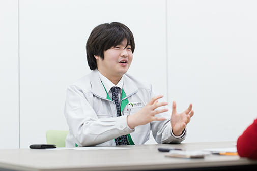 真冬は-20度にも。凍てつく寒さの中での点検と故障対応。